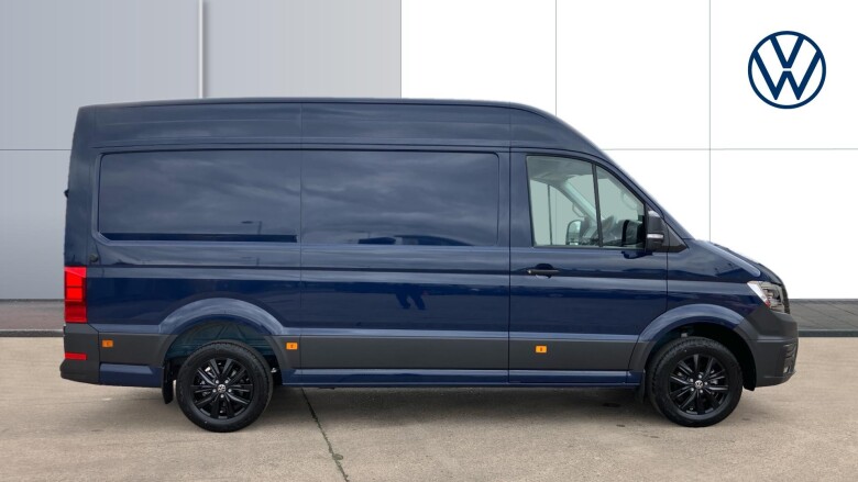 Volkswagen Crafter Cr35 Mwb Diesel 4Motion 2.0 TDI 177PS Commerce Plus Low Roof Van Auto